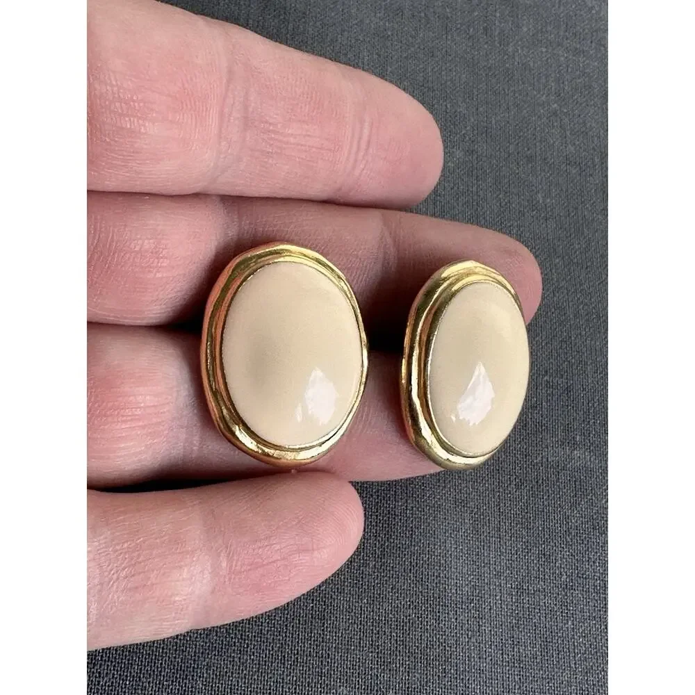 Vintage Trifari Post Back Earrings Cream Oval Enamel Gold Tone Metal